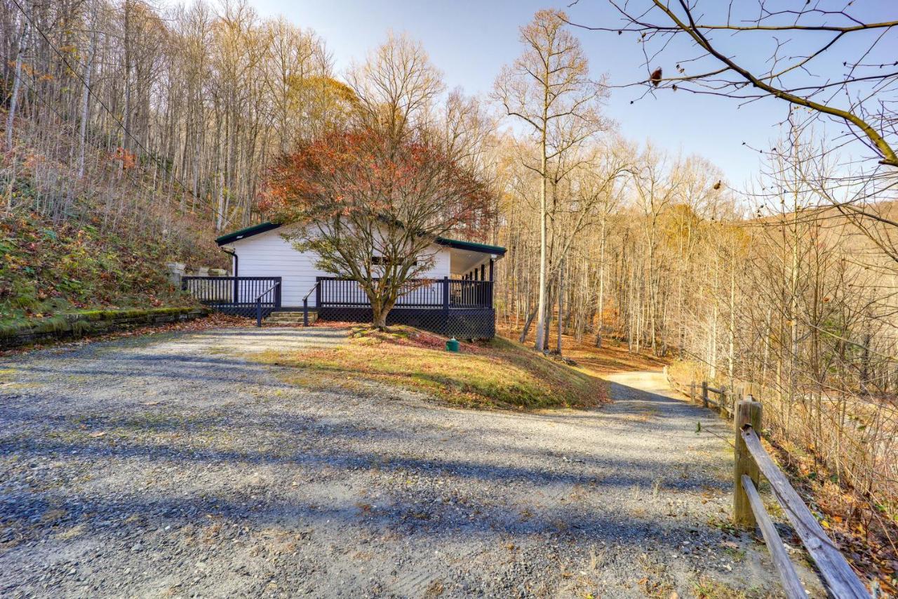 Pet-Friendly Spruce Pine Cabin With Private Fire Pit Zewnętrze zdjęcie