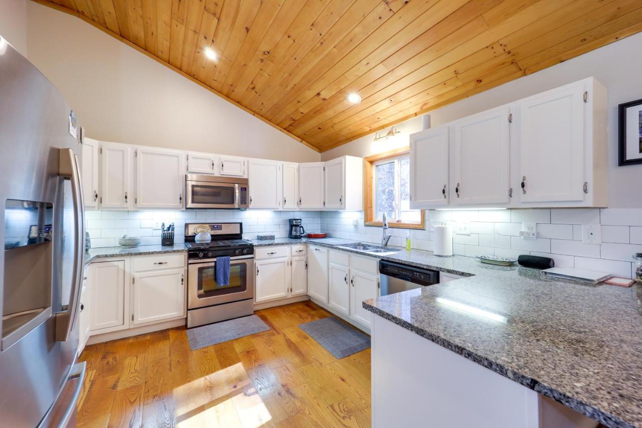 Pet-Friendly Spruce Pine Cabin With Private Fire Pit Zewnętrze zdjęcie