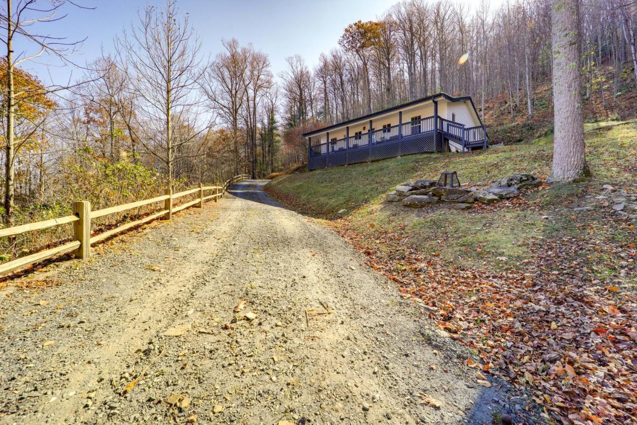 Pet-Friendly Spruce Pine Cabin With Private Fire Pit Zewnętrze zdjęcie