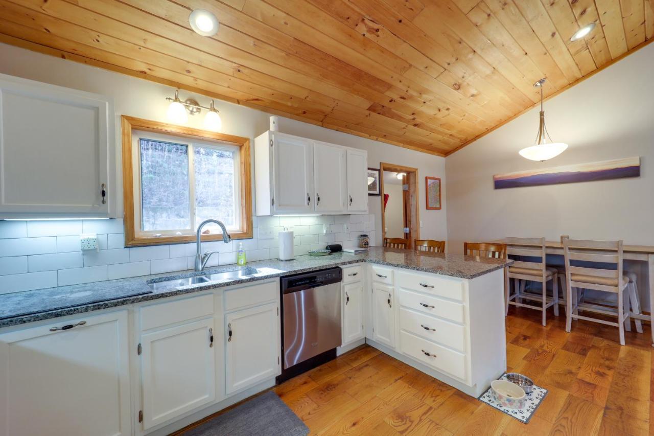 Pet-Friendly Spruce Pine Cabin With Private Fire Pit Zewnętrze zdjęcie